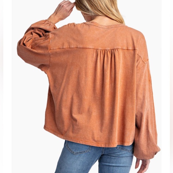 Easel Mineral Wash Baby Doll Long Sleeve Top in Color Coral Sizes Small & M NWT - Picture 14 of 15